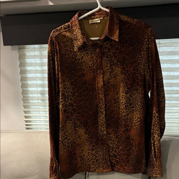 Haggar Women's Leopard Print Button-Down Shirt B5 - Picture 1 of 3